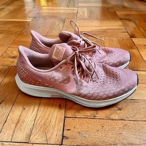 Nike Air Zoom Pegasus 35s in Rust Pink Size 9 🎀